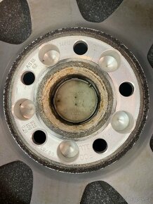 ALU Audi 5x112 R15x7j ET39 - 7