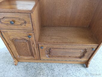 Předsíňová stěna, nábytek z masívu, věšáky, botník - 7