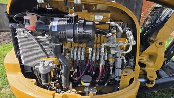 Prodám zánovní minirypadlo CAT 304e2 CR 4t - 7