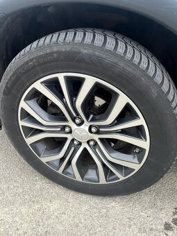 Mitsubishi Outlander 4x4, 09/2015, bílá, nafta, 7 místné - 7