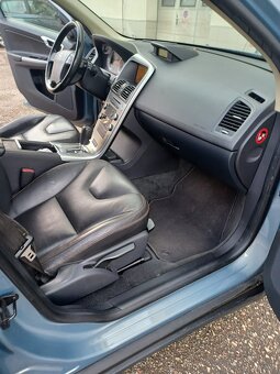 Prodám Volvo XC60 D5. Nová cena - 7