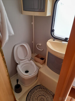 DETHLEFFS OBYTNÝ KARAVAN - 7