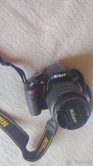 Prodám fotoaparát digitální Nikon 3200,a objektiv novy - 7