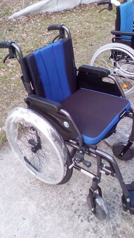 INVALIDNÍ VOZÍK-46cm-ODLEHČEN-zadní brzdy(lze zaslat - 7