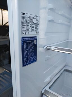 Prodám funkční lednici Samsung výška 200 cm--DOVEZU-- - 7