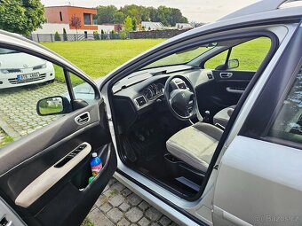 REZERVACE PEUGEOT 307 SW 1.6 HDI 66 KW 7 MÍST MALÝ NÁJEZD - 7
