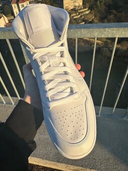 Jordan 1 Triple White - 7