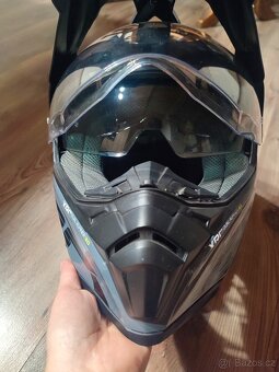 Téměř nová helma - 7