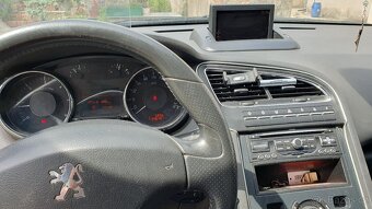 Peugeot 5008 2,0 hdi 110 kw - 7
