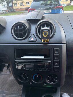 Ford Fiesta 2004 - 7