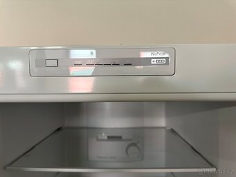 Lednice s mrazákem Bosch (194) - 7