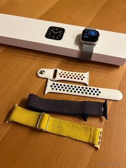 Apple Watch SE 2021 (GPS + Cellular) 40mm - 7