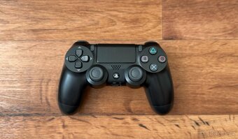 Sony Playstation 4 Pro 1TB (CUH-7216B) černá - 7