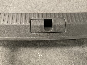 Škoda Superb III 3. Kryt nosiče zámku - 7