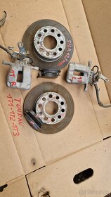 vw touran 1T1-1T2 fac, 5. dveře top stav, stěna s chladiči - 7