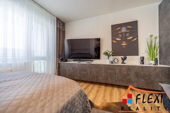 Pronájem zrekonstruovaného a plně zařízeného bytu 1+kk s lod - 7