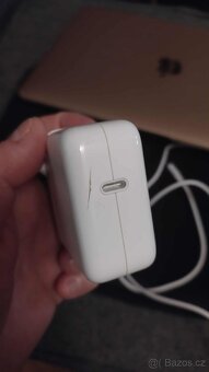 Zlatý MacBook Air 13' (2020) s procesorem i5 - 7