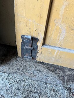 Dvoukřídlé retro dveře s kováním - 7