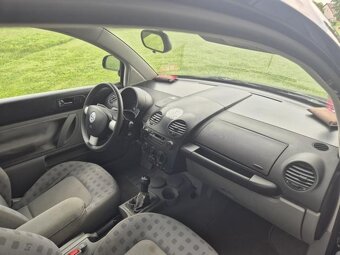 Prodám Volkswagen New Beetle 2.0i 85kw - NAJETO 92734 km - 7