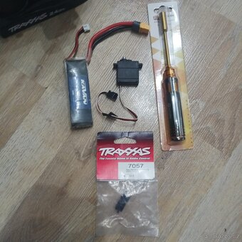 Traxxas E- Revo 1:16 - 7