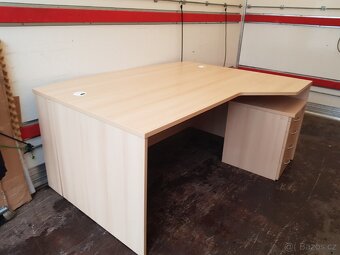 Velký kancelářský stůl se šuplíky - 7