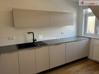 Luxusní byt 3+kk/B ve čtvrtém patře s osobním soukromým výta - 7