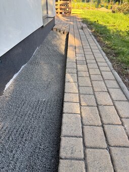 Prodám zámkovou dlažbu 8cm - 7
