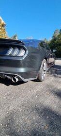 PRONÁJEM VOZU FORD MUSTANG 5.0 GT - 7