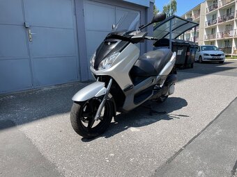 Yamaha Xmax 250 - 7