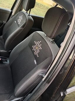 Renault Clio - 7