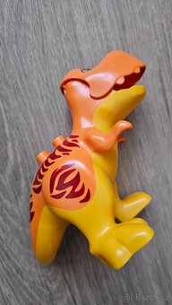 10880 LEGO DUPLO - T-Rex a věž - 7