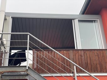 Hliníková bioklimatická zasklená pergola. - 7