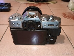 Set Fuji XT20 s 18-55 2.8-4 najezd 7633 - 7