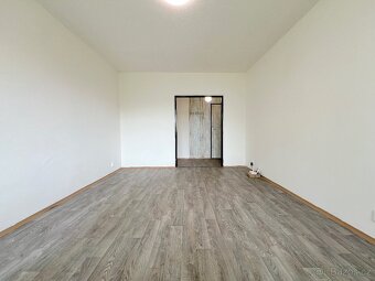 Pronájem bytu 1+1, 36 m2 - ul. Dukelských Bojovníků, Znojmo - 7