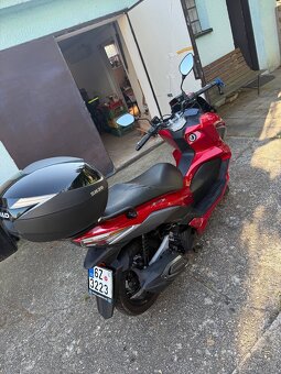 Skútr SYM Jet X 125i – 970 km, 2022, jako nový + kufr SHAD - 7