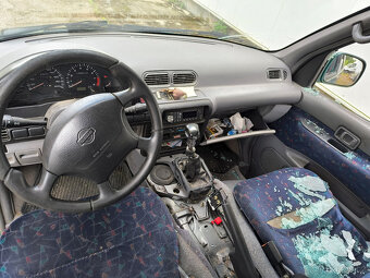 Nissan Serena 1.6 16v 71kw veškeré nd. Levně. - 7