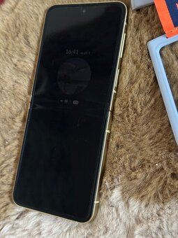 Mobilni telefon samsung galaxy Z flip 6 pekny stav - 7