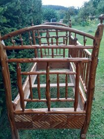 Starožitná dřevěná postel - 7