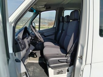 Volkswagen Crafter, 7 míst, dvojitá zadní kola, valník - 7