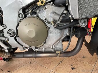 Honda VTR 1000 SP1 - 7