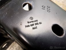 Volkswagen T5 výztuha zadního nárazníku - 7