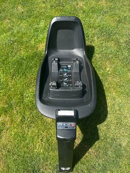 Autosedačka Maxi-Cosi Pebble Plus + 2Way Pearl + základna - 7