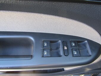 Volkswagen Touran 1.4TSi ,  103 kW benzín, 2008 - 7