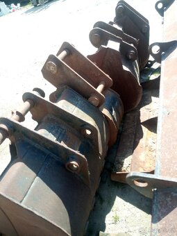 JCB 3cx lžíce a svahovka - 7