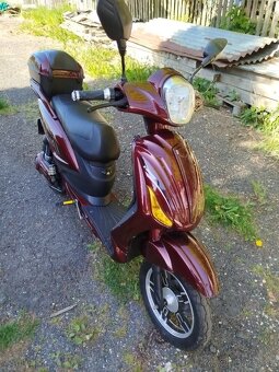 Zánovní Elektroskútr Racceway - 7