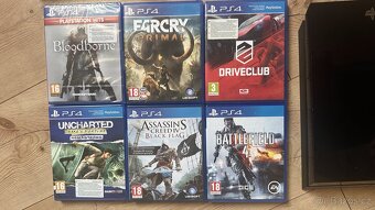 Playstation 4 (500GB) + V2 camera + 6 her - 7