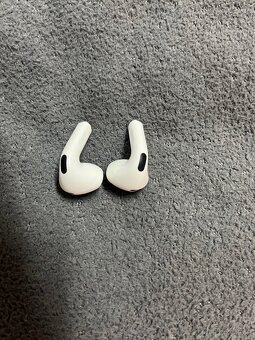 AirPods 4 - 7