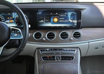 Mercedes-Benz Třídy E 220d 4MATIC - 7