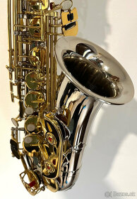 Predám nový Es-Alt saxofón kópia Yamaha strieborný a zlatá m - 7