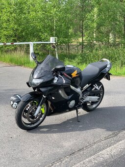 Honda CBR 600 f - 7
